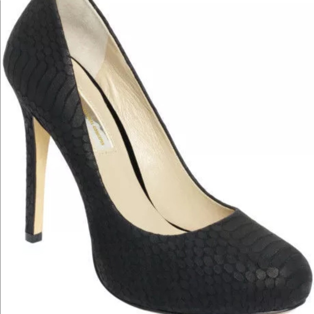 INC international Pumps 9M